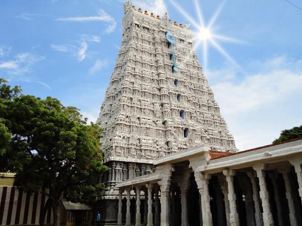 Thiruchendur Stayz Vairavel Residency Tiruchchendūr 외부 사진