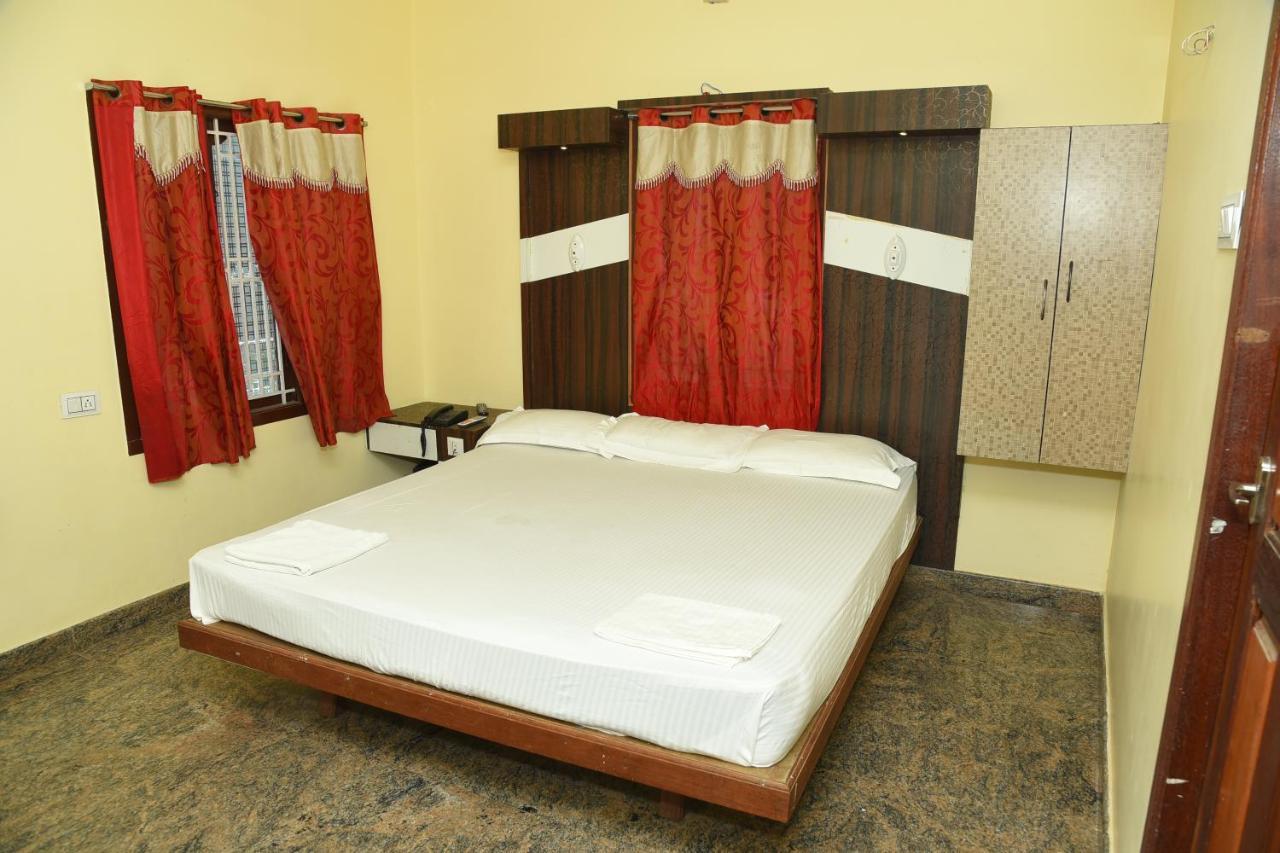 Thiruchendur Stayz Vairavel Residency Tiruchchendūr 외부 사진